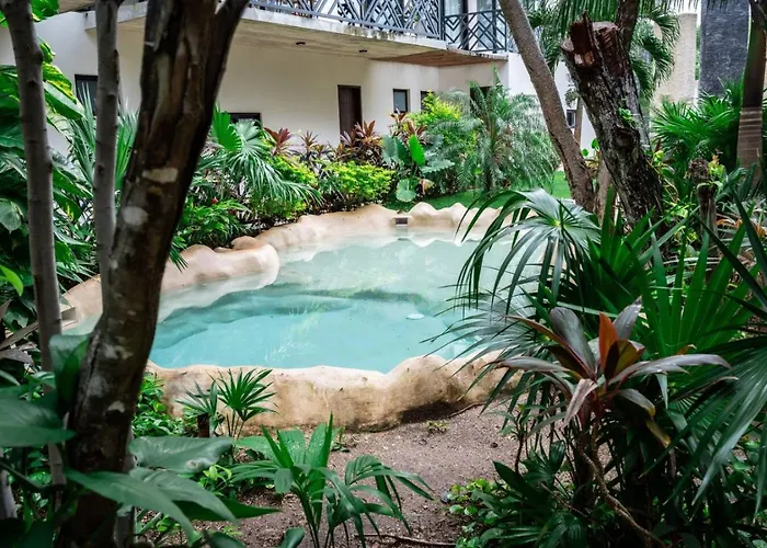 Apartment Retreat Pool Gym & Great Location *